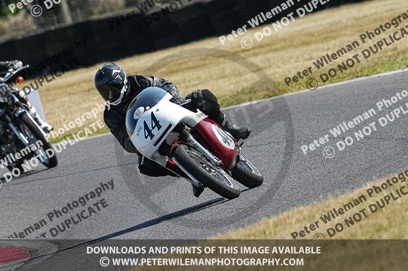 cadwell park;cadwell park photographs;cadwell trackday photographs;enduro digital images;event digital images;eventdigitalimages;peter wileman photography;racing digital images;trackday digital images;trackday photos